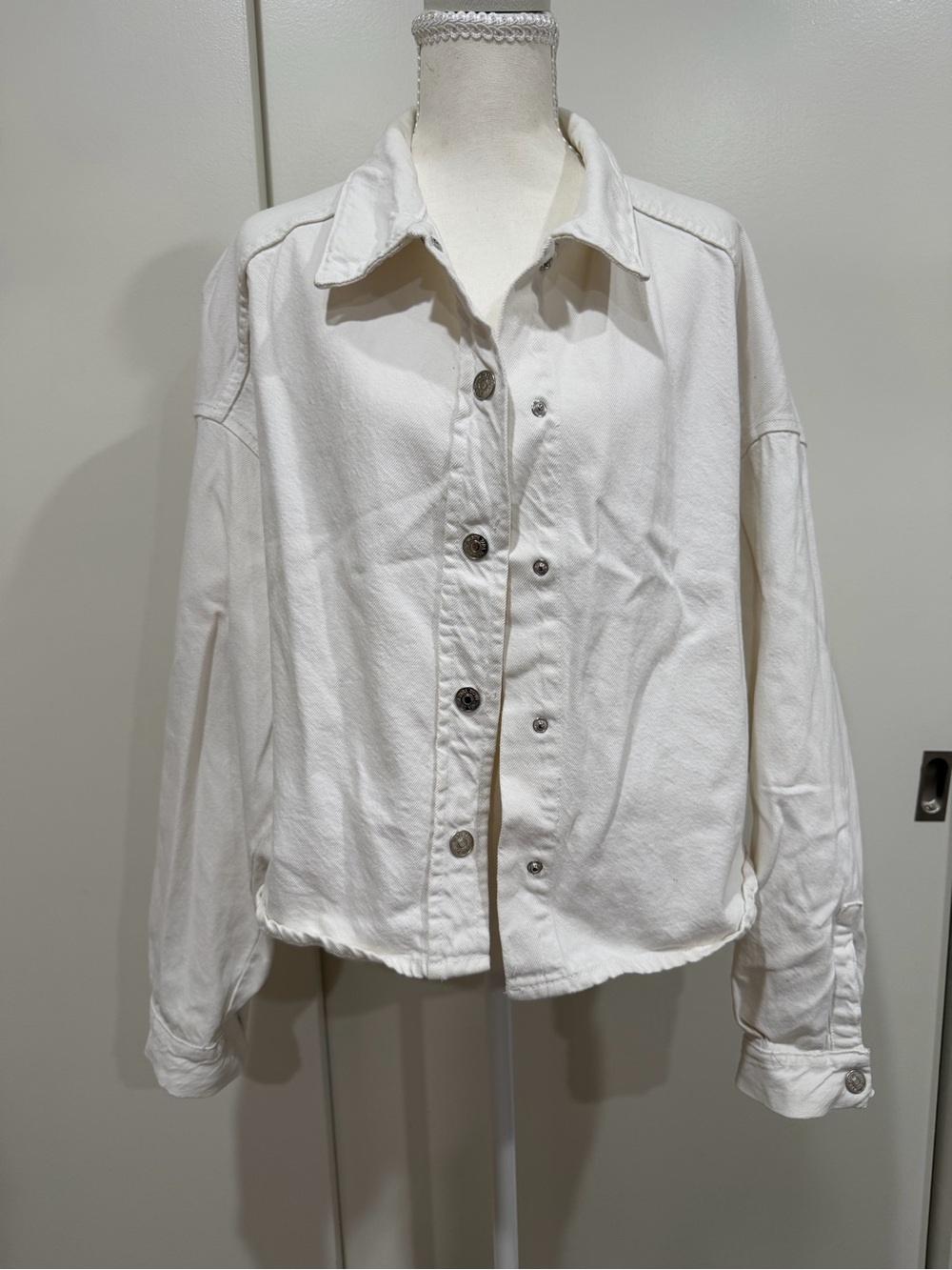Zara Off-White Button-Down Shirt Jacket